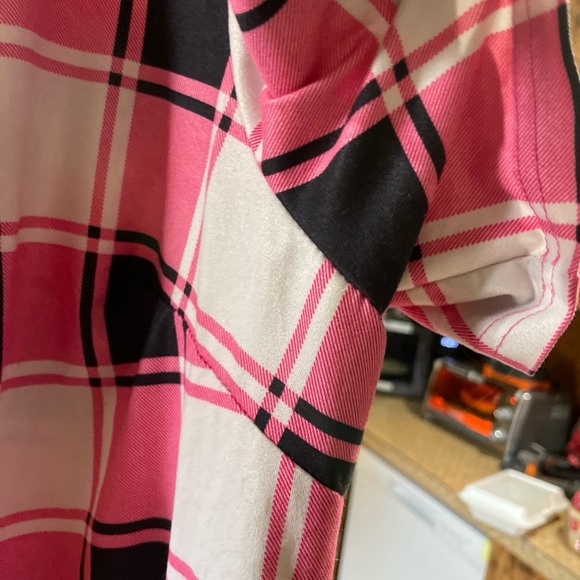 SHEIN Classic Plaid Kids Button-Down Shirt in Red and Black - Picture 4 of 6